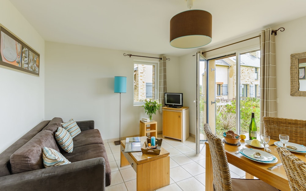 Split-Level Holiday home for 8 photo 1