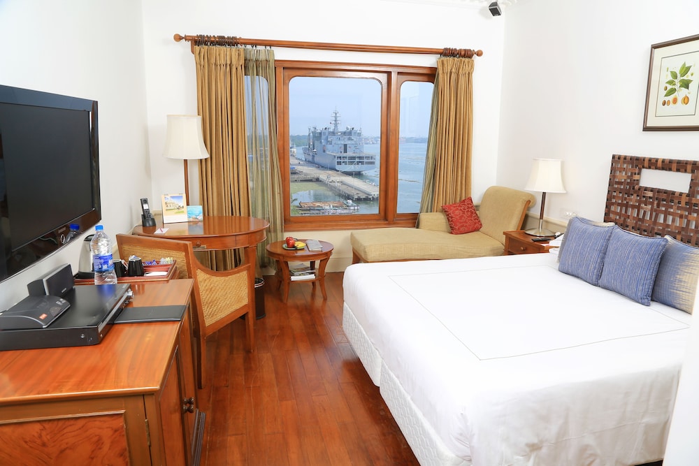 Superior Room, 1 King Bed, Harbor View, Tower (Tower Wing)