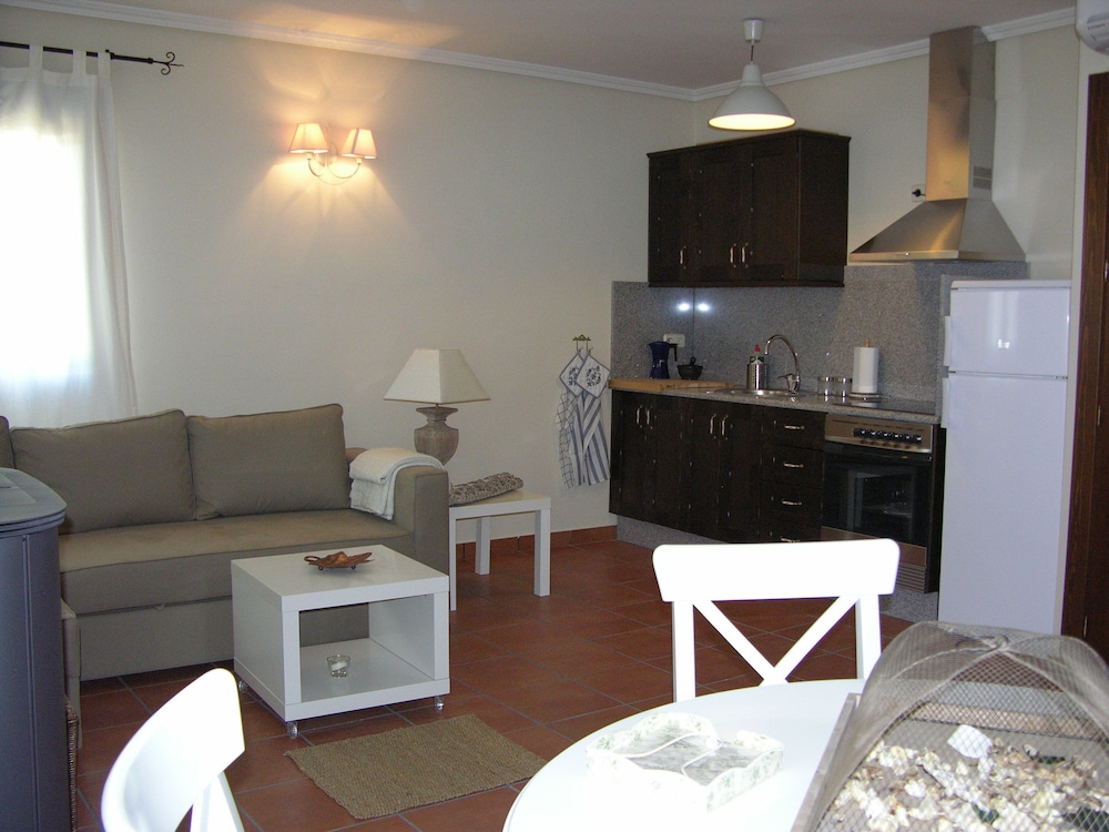 Apartment, 2 Bedrooms, Terrace photo 3
