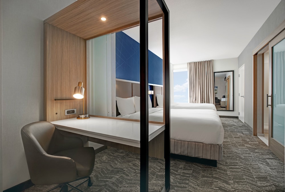 Studio, 2 Queen Beds (Hearing Accessible)