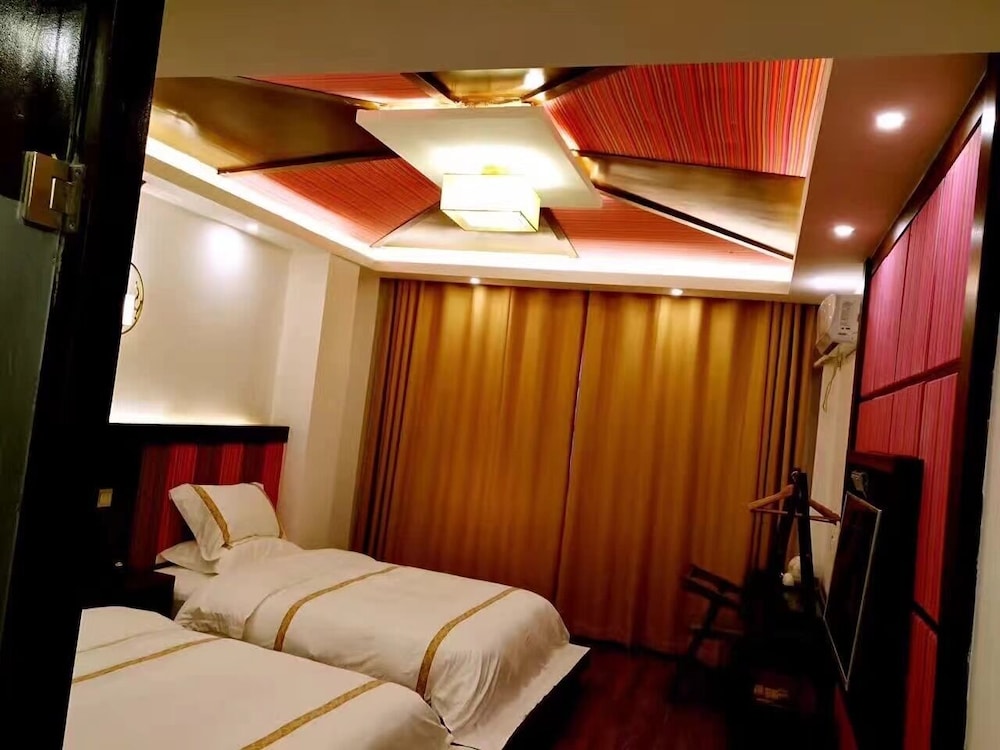 Classic Twin Room, City View photo 3