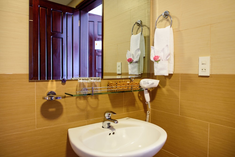 Deluxe Twin Room - Photo 13