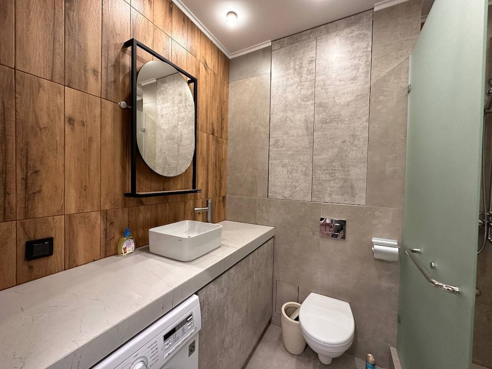 Design Studio, 1 Bedroom, Refrigerator & Microwave, City View photo 2