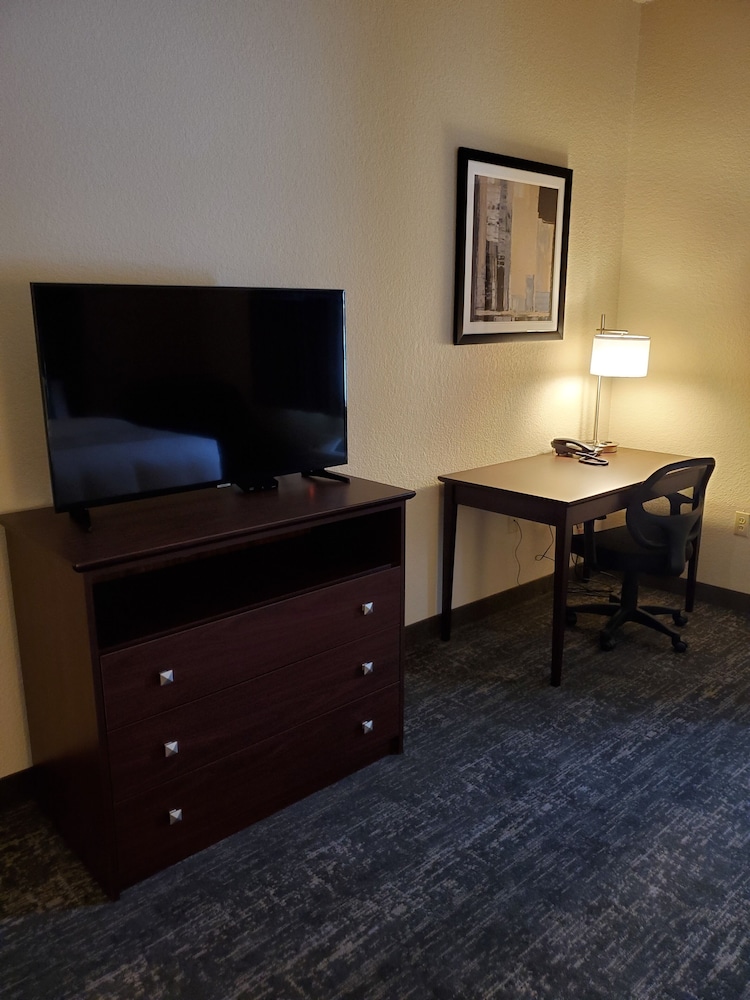 Room, 2 Queen Beds, Non Smoking - Photo 4