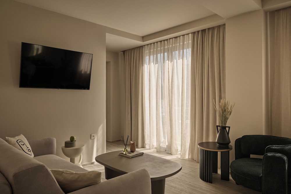 Acropolis Family Adjoining Rooms photo 3