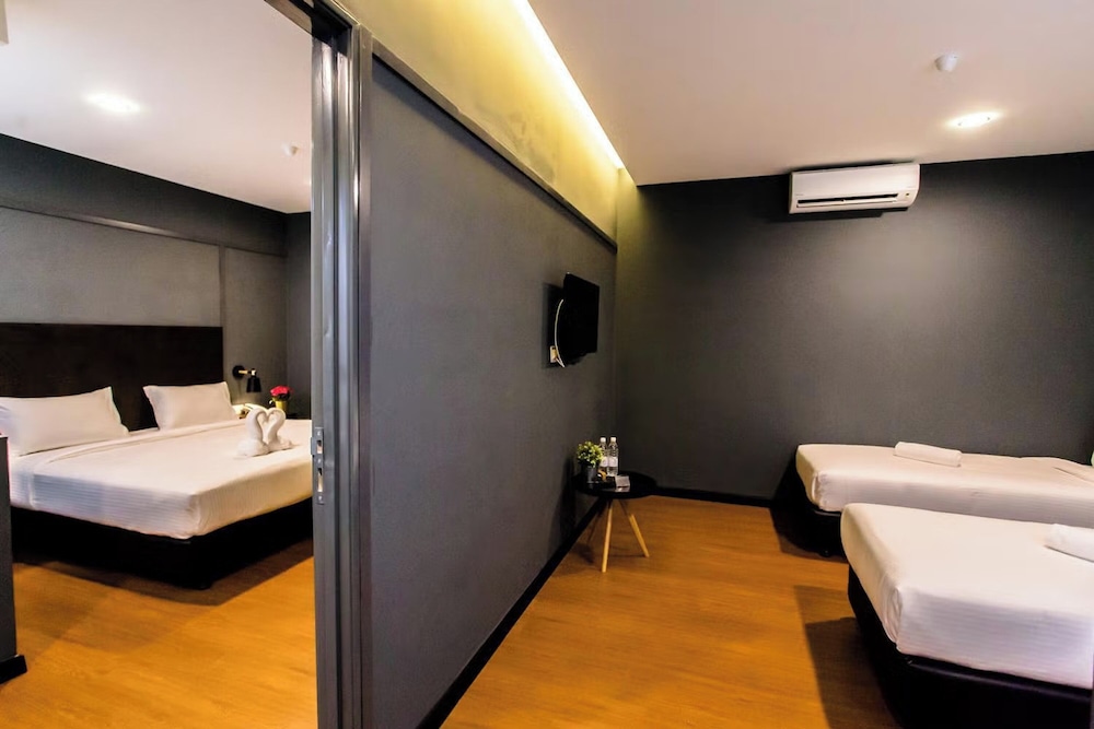 Family Room, 2 Bedrooms (A)