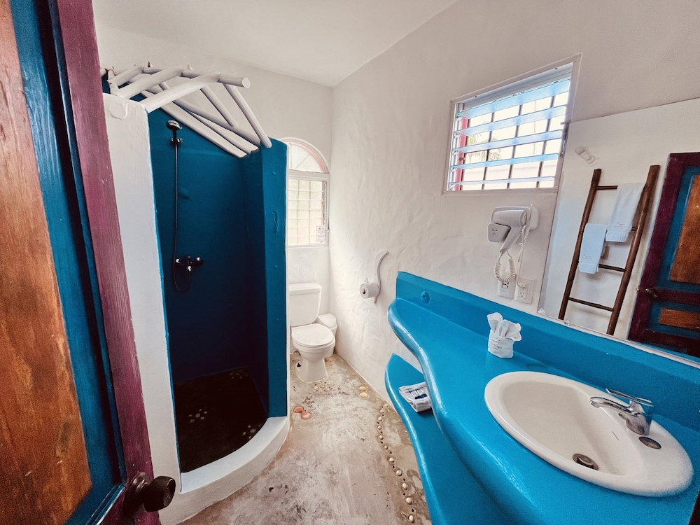 Deluxe Suite - Photo 6