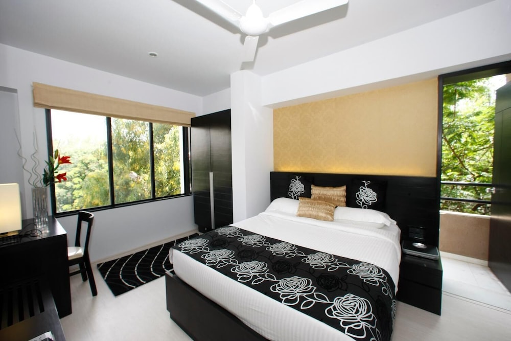 Suite Room - Photo 7