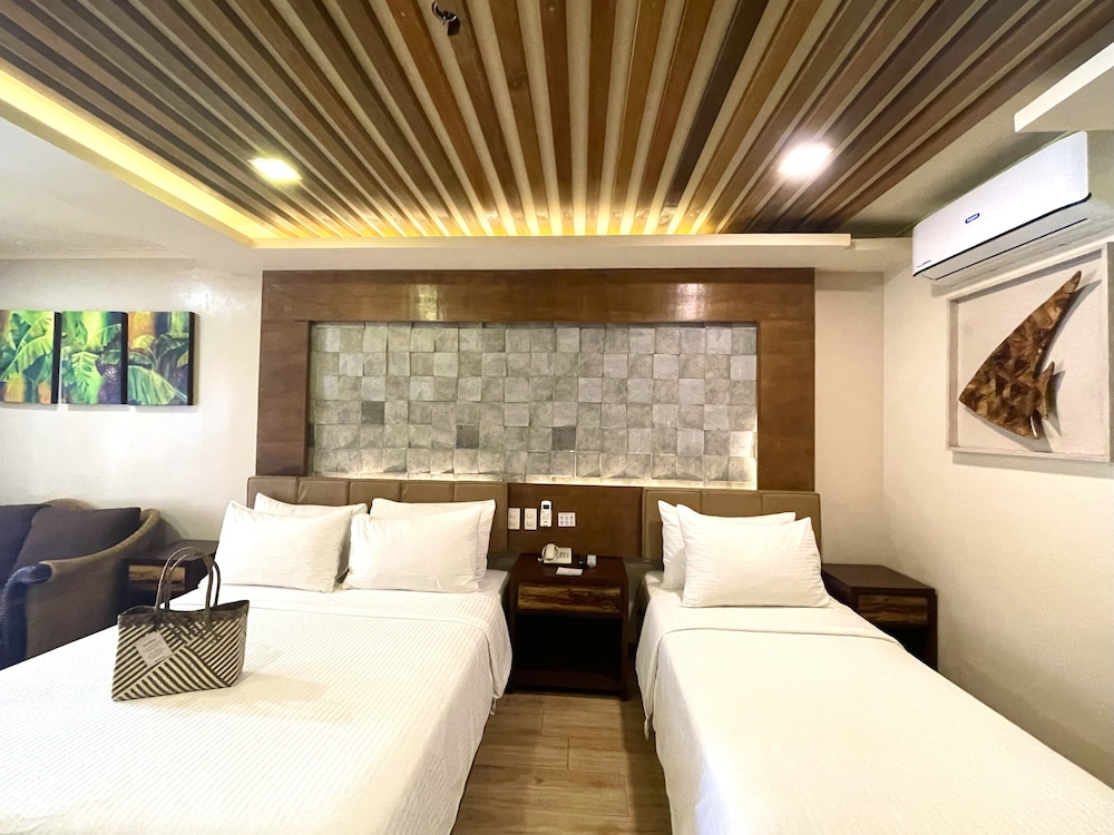 Premier Poolview photo 2