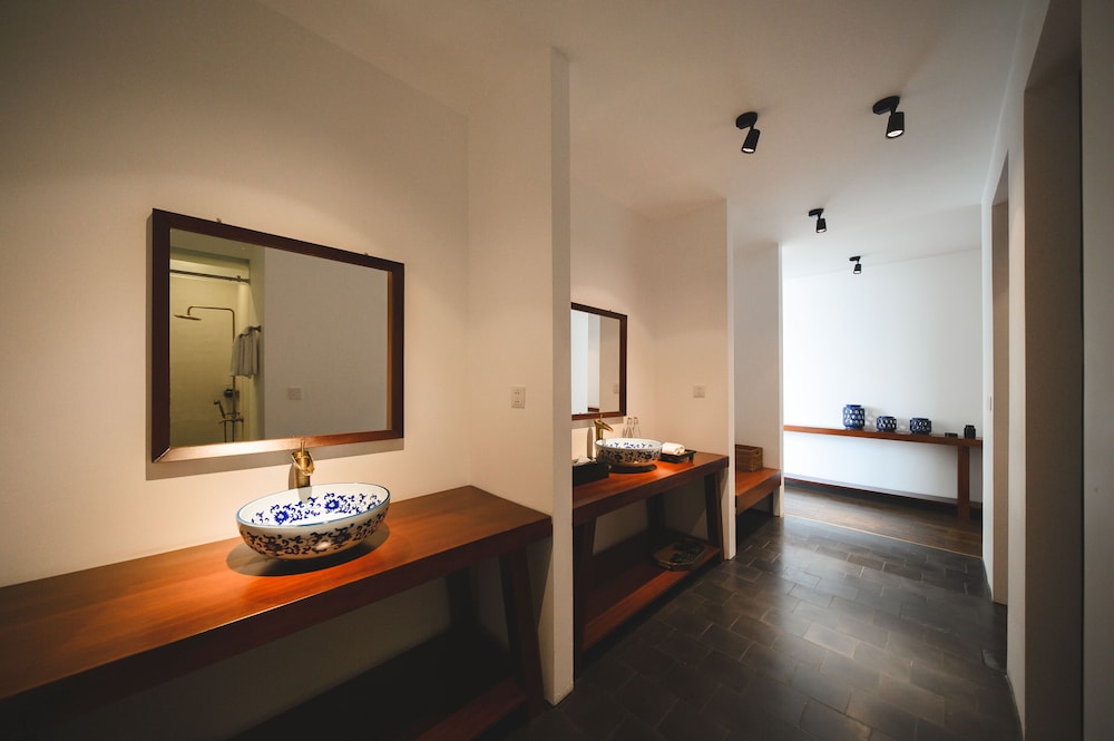 aNhill Penthouse thumbnail 5