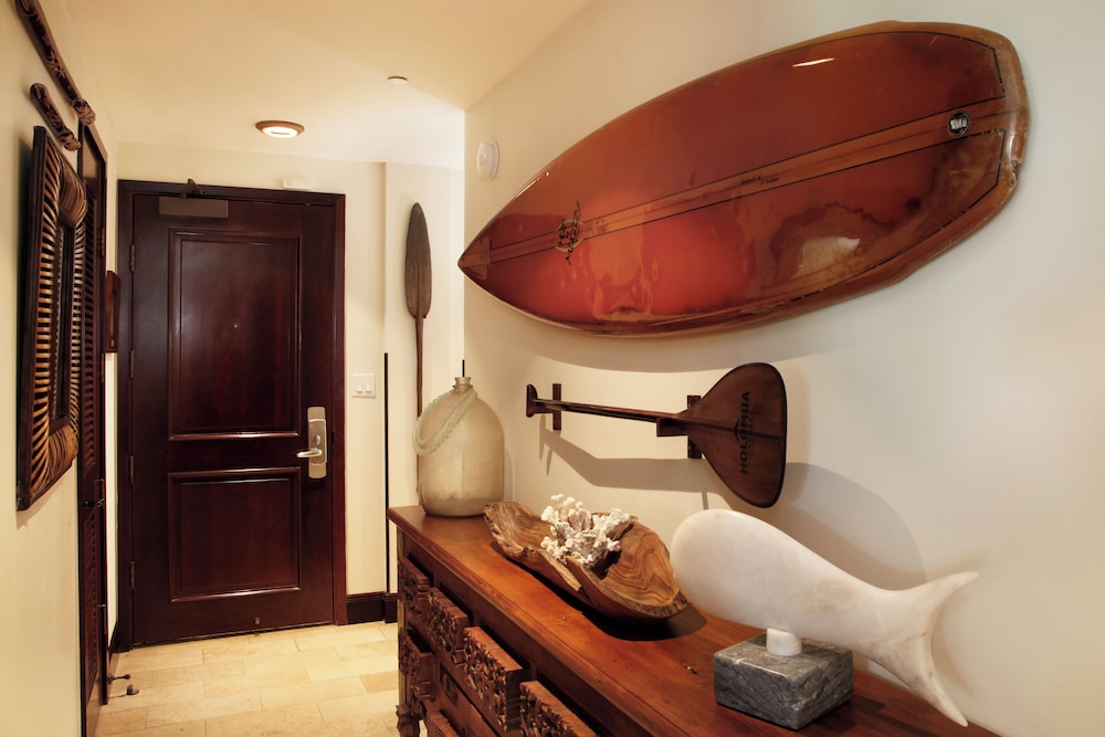 Grand Room, 2 Bedrooms, Beachfront (Unit A107, Premier, 3Bath) photo 2