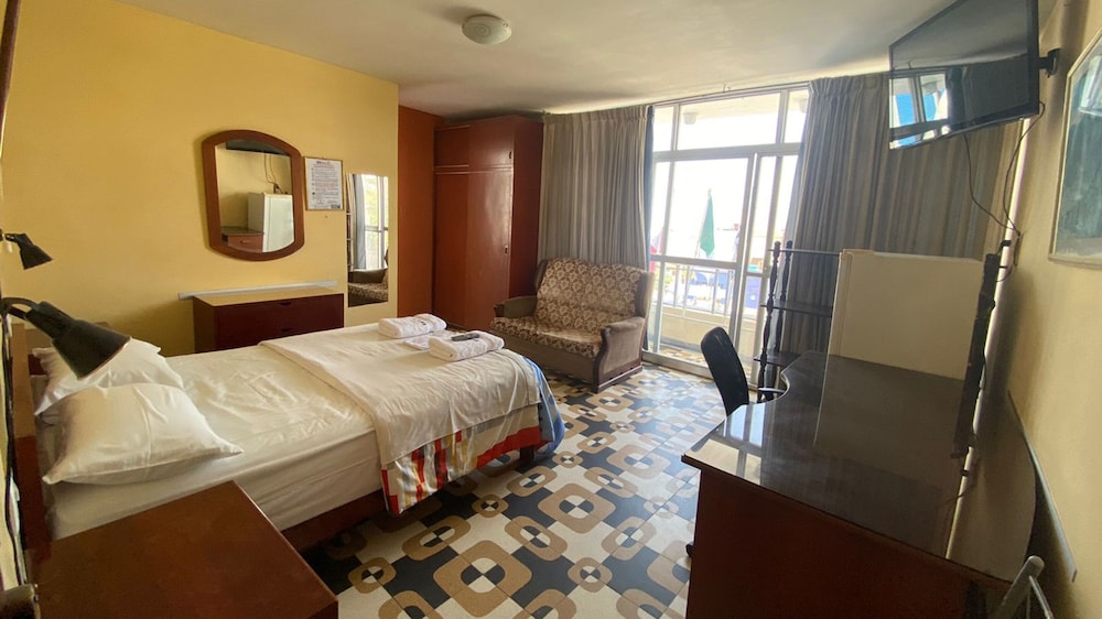 Luxury Studio Suite, Park View photo 2