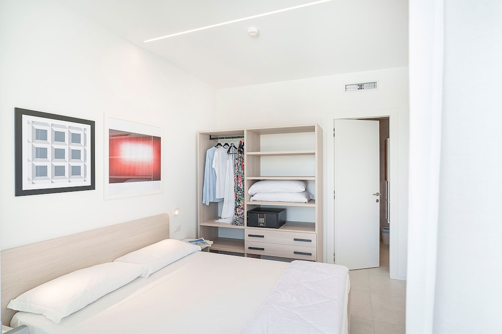 Prestige Apartment, 1 Bedroom, garden photo 3