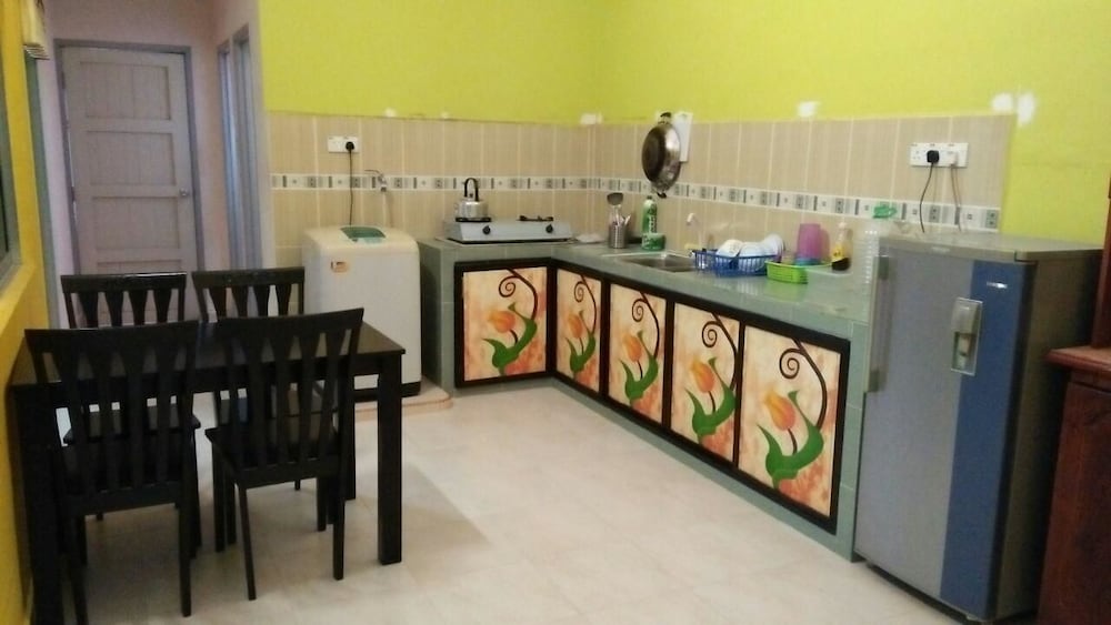 House, 3 Bedrooms photo 3
