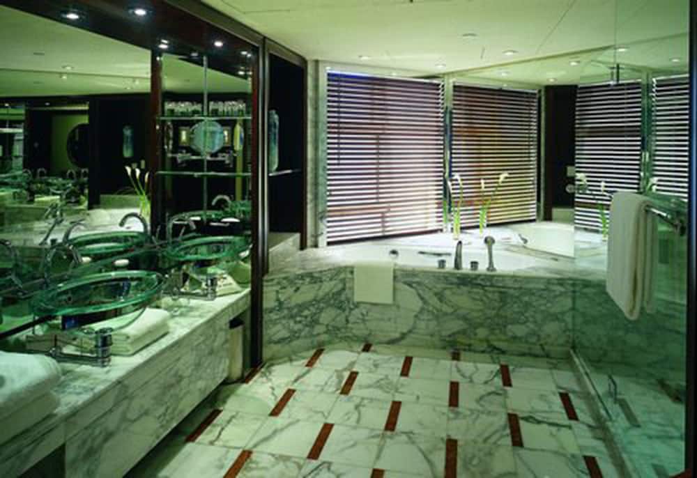 Club Room, 1 King Bed, River View (Deluxe) - Photo 5