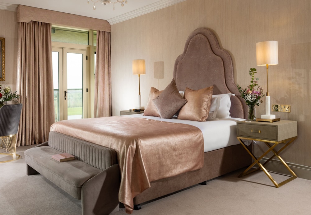 Honeymoon Studio Suite photo 1