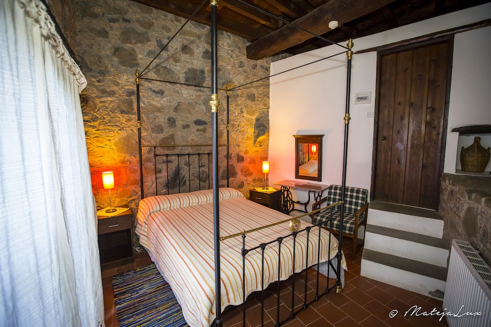 Standard Double or Twin Room photo 3