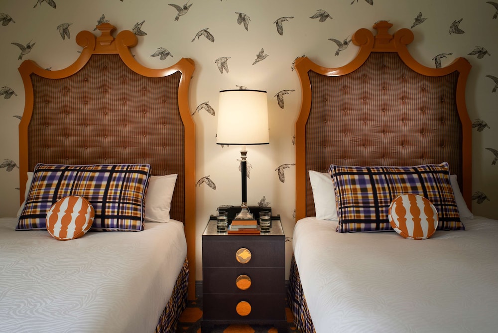 Deluxe Room, 2 Double Beds (Roll in Shower)