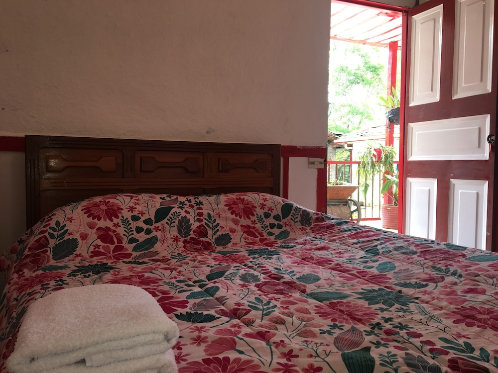 Basic Room, 1 Double Bed, Non Smoking photo 2