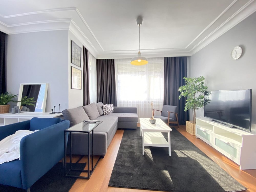Apartment photo 1