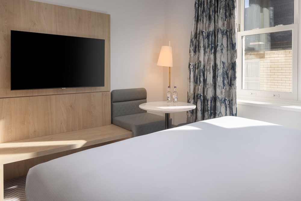 King Deluxe Room - Photo 7