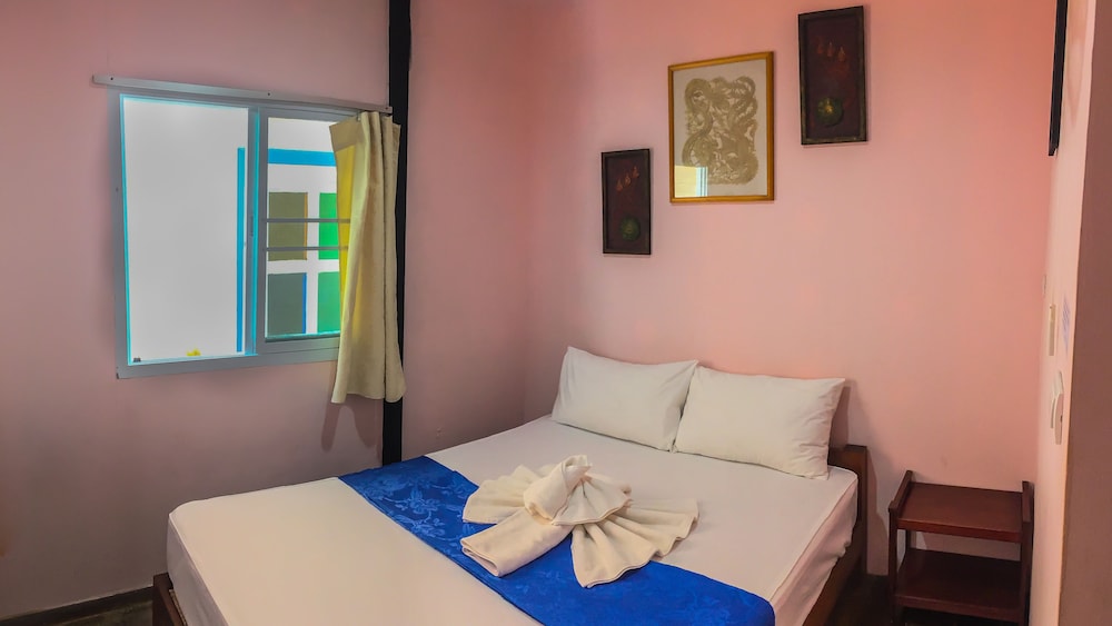 Standard Room with Private Bathroom photo 2