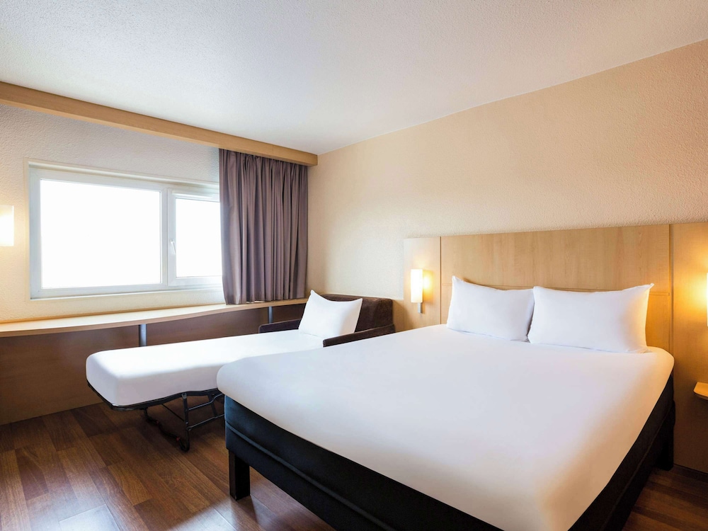 Standard Room, 1 Double Bed with Sofa bed (1 place) - Photo 4