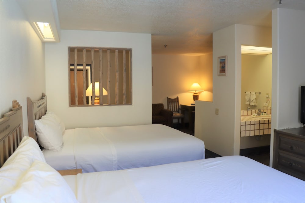 Standard Suite, Multiple Beds (Studio Room (No Pets)) - Photo 4