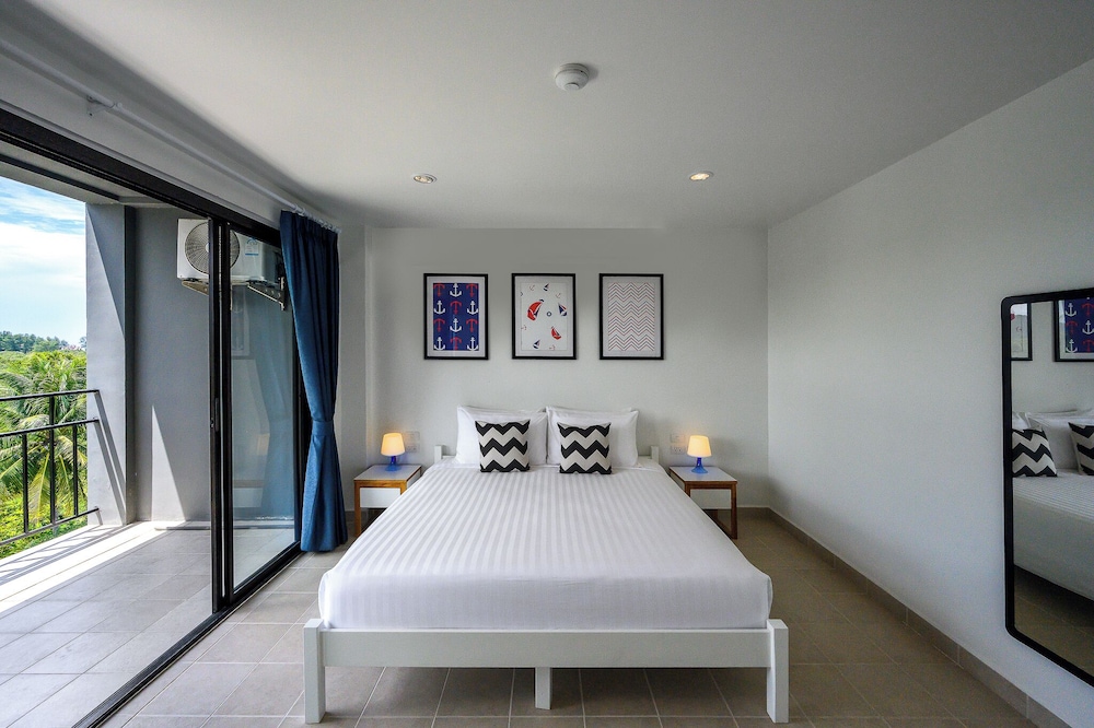 Suite, 1 King Bed, Garden View (Suite One Bedroom Garden View) photo 3