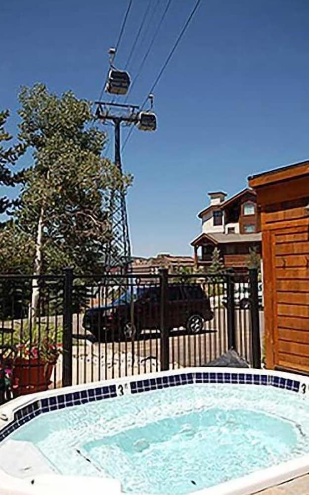 Condo, 1 Queen Bed with Sofa bed, Mountain View (Ski Trail Condominiums - SK105 (Condo) photo 2