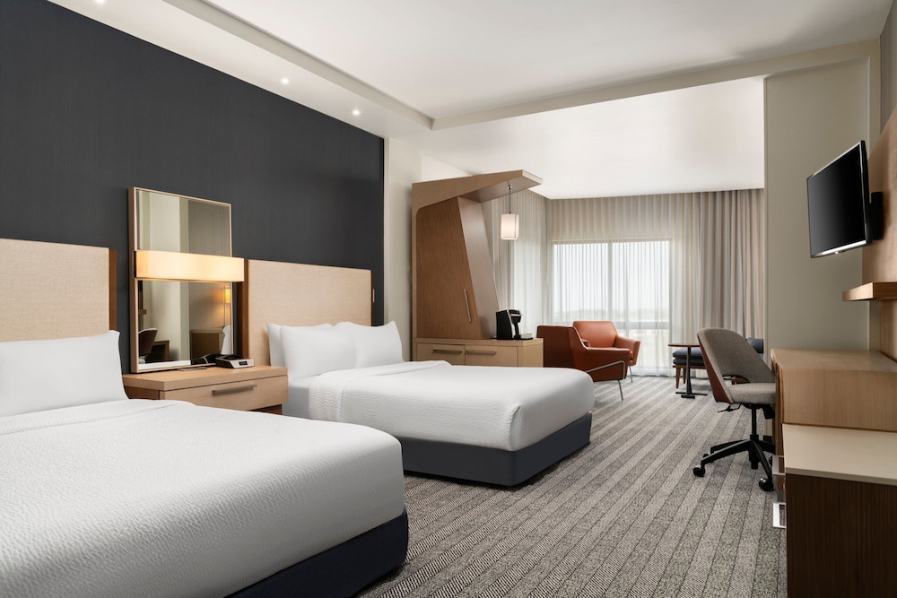 Suite, Multiple Beds photo 3