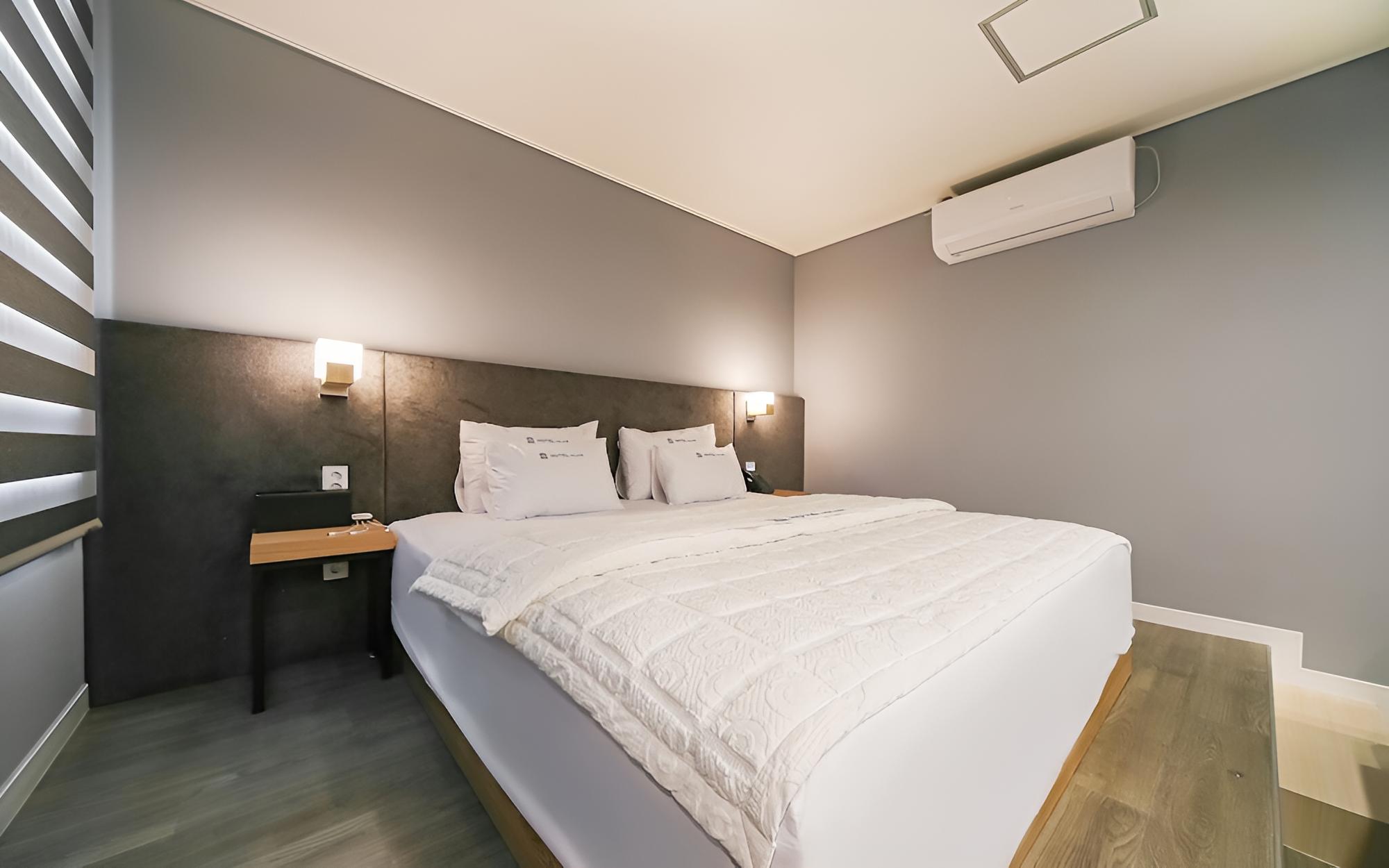 Room (Suite) - Photo 1