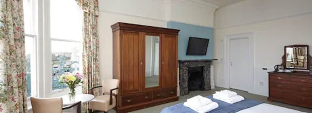 Superior Twin Room, Sea View photo 2