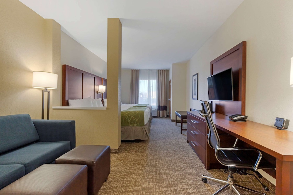 Suite, 2 Queen Beds (Super Size Suite, Extra Size Bathroom) photo 2