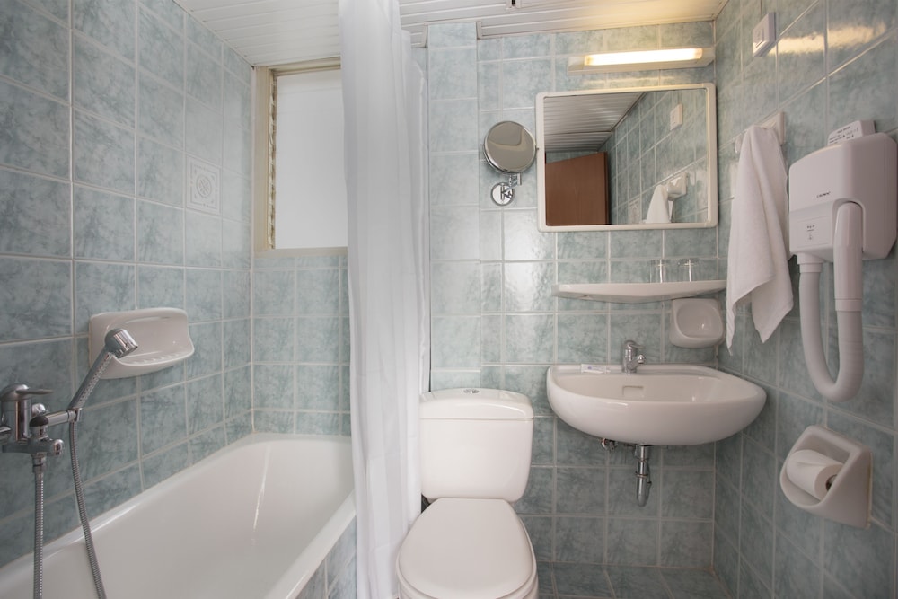 Standard Double or Twin Room, Balcony photo 2