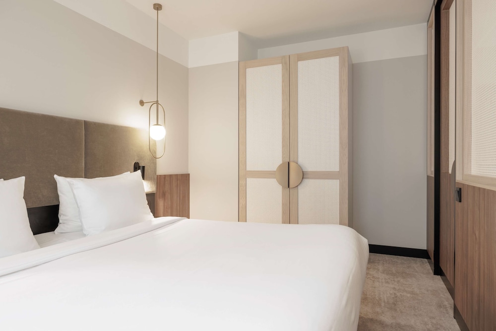 Junior Suite, Multiple Beds - Photo 4