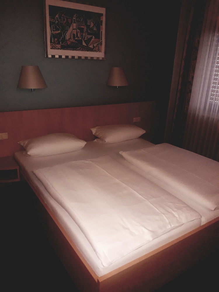 Standard Double Room - Photo 1