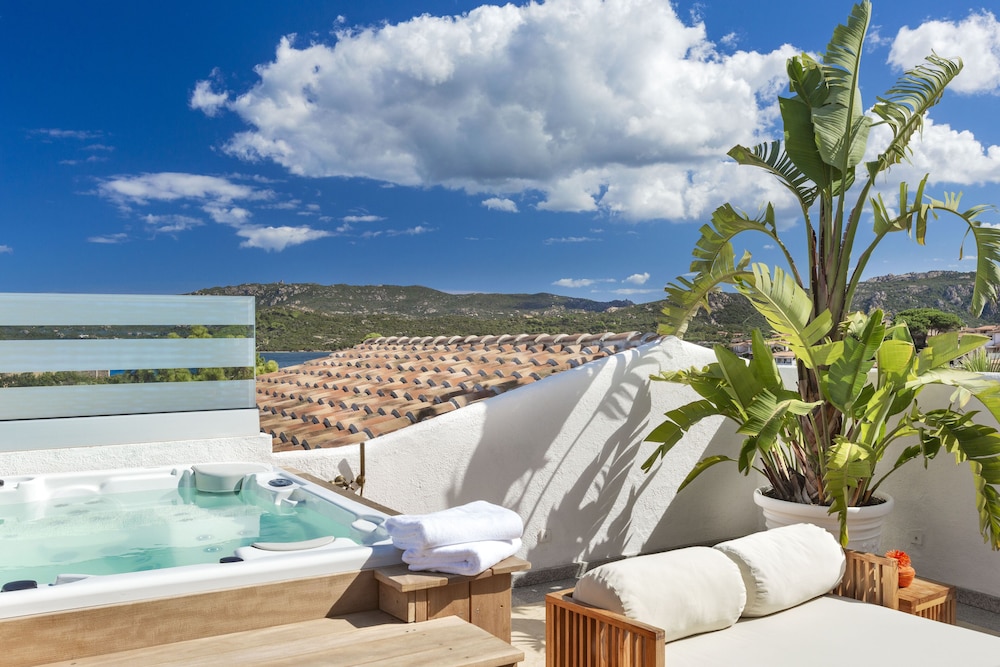 Panoramic Suite, Hot Tub, Sea View - Photo 5