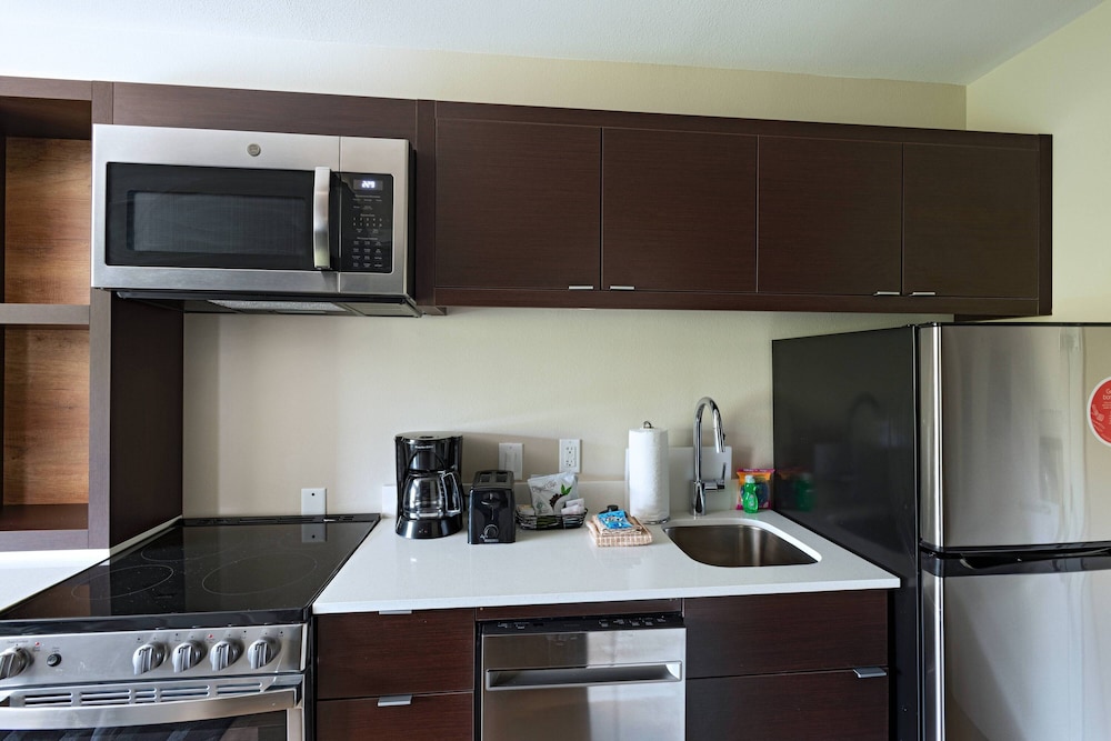 Suite, 1 Bedroom (Mobility Accessible, Roll-In Shower) photo 2
