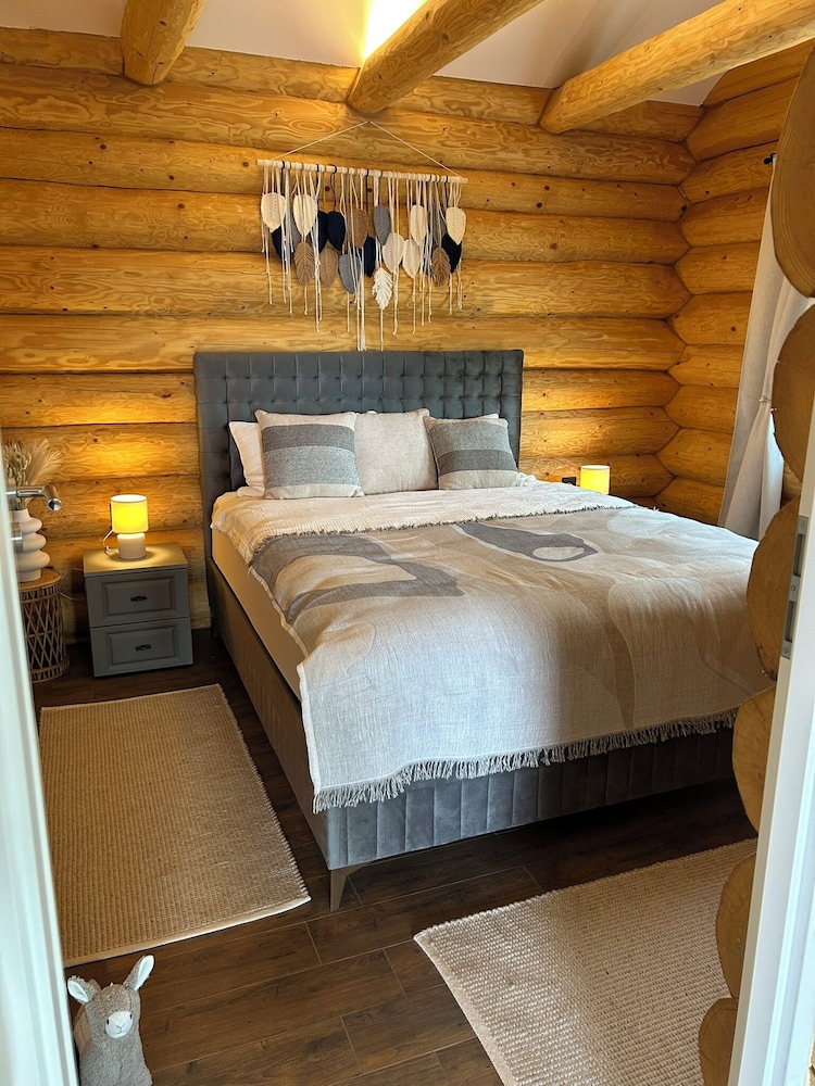 Deluxe Chalet, Hill View photo 1