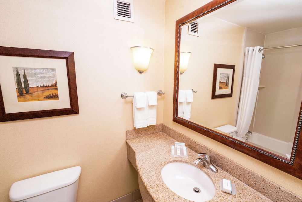 Room, 2 Queen Beds, Accessible - Photo 4