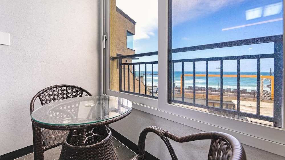 Basic Room, 1 Bedroom (201 (ocean view)) - Photo 6