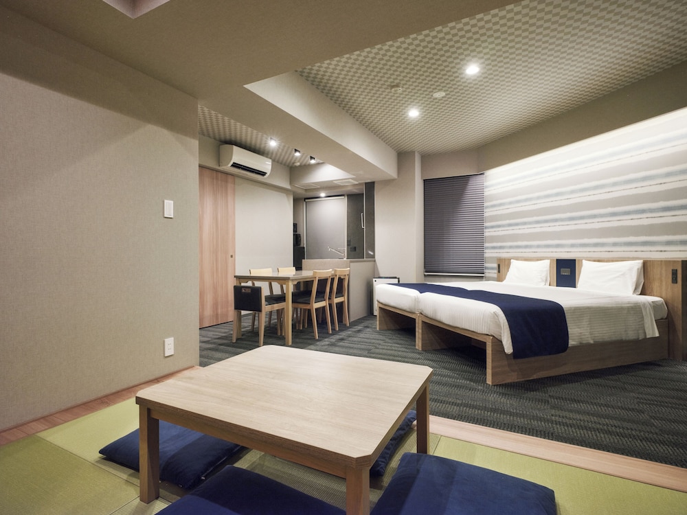 Grand Japanese Room, Non Smoking thumbnail 6