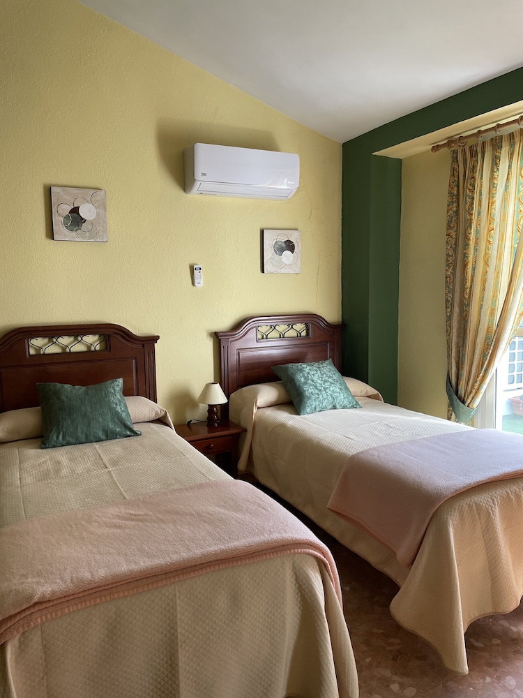 Double Room - Photo 20