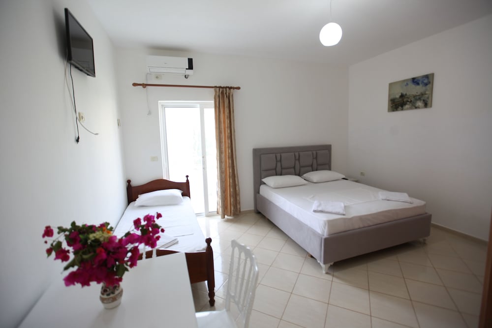 Triple Room with Shared Balcony