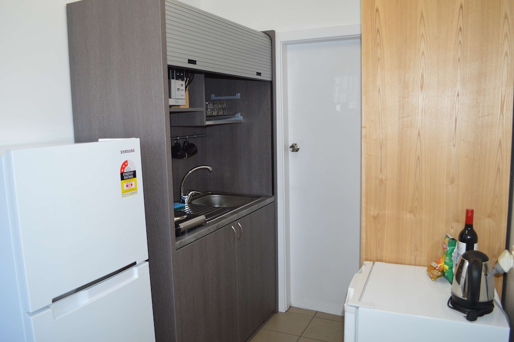 Standard Apartment, Multiple Beds, Non Smoking, Kitchenette (Walk-in Shower) photo 3