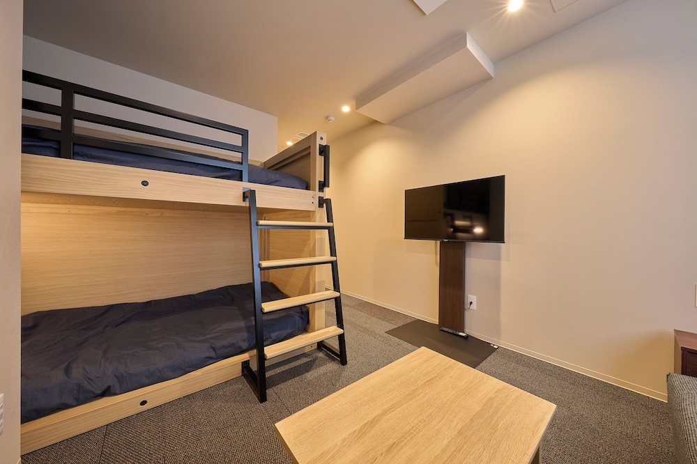 Private Room for 2-3 with Private Shower room, Non Smoking (Bunk Bed + Sofa)