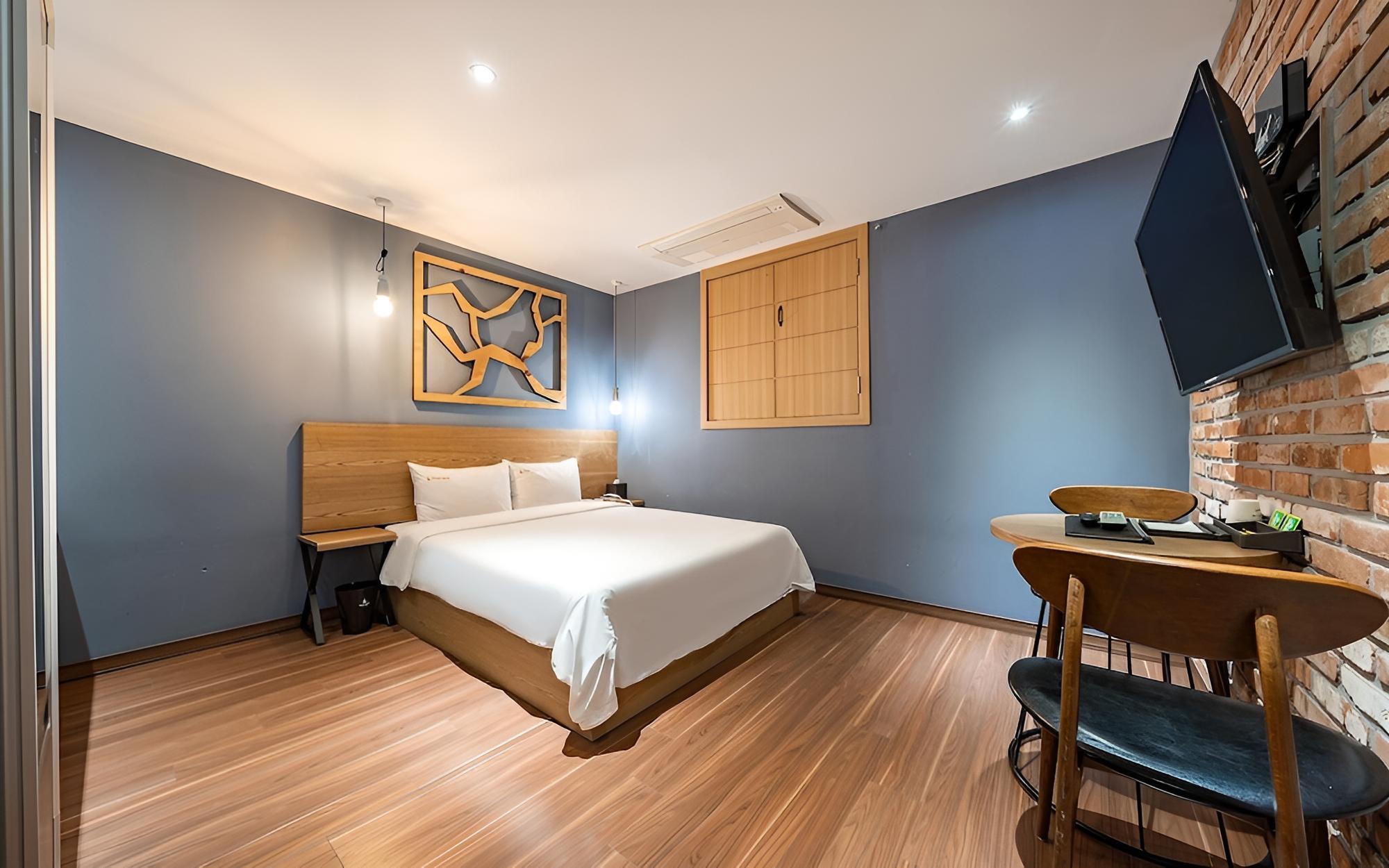 Room (Deluxe *equipped with a clothing mana) - Photo 13