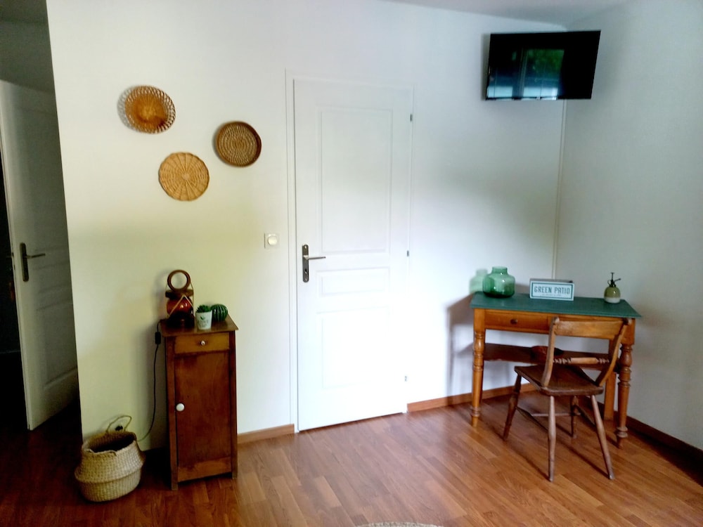 Double Room, Pool View (Nature) photo 3