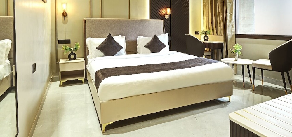 Superior Room, City View